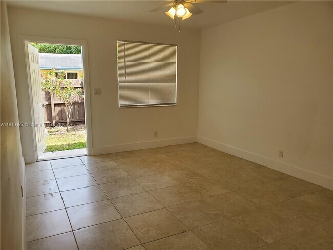 Building Photo - 26 SE 3rd Terrace