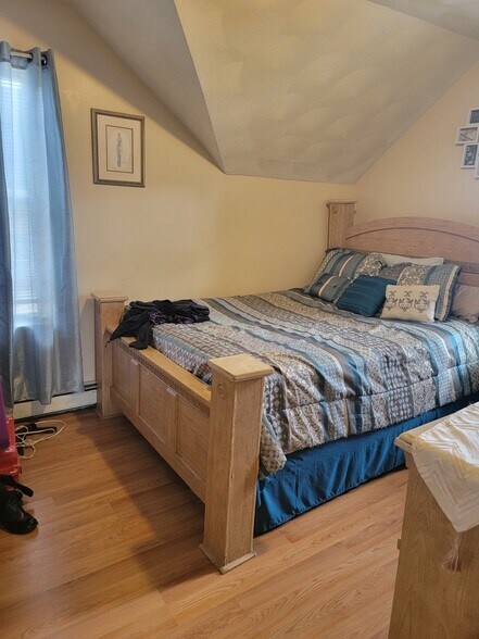 Bedroom 1 - 71 Mount Pleasant Ave