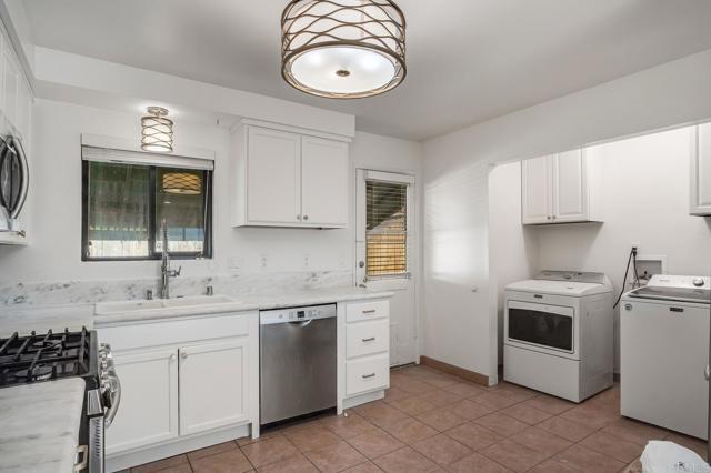 Building Photo - 737 N Alda Dr