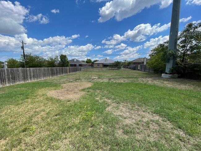 Building Photo - 4406 Hondo Dr