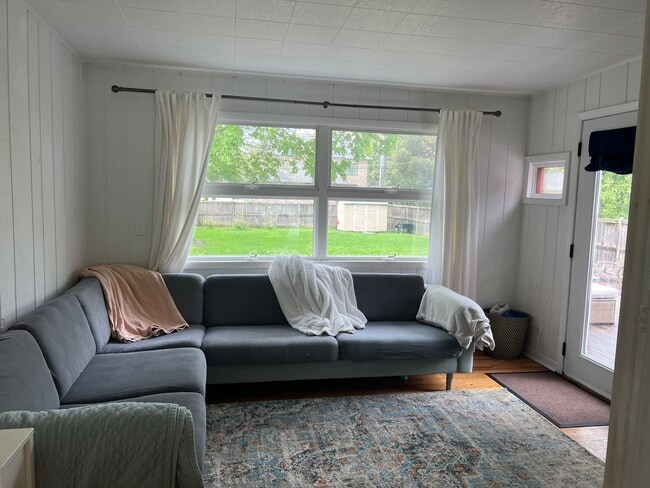 Building Photo - 4716 Wolf Rd