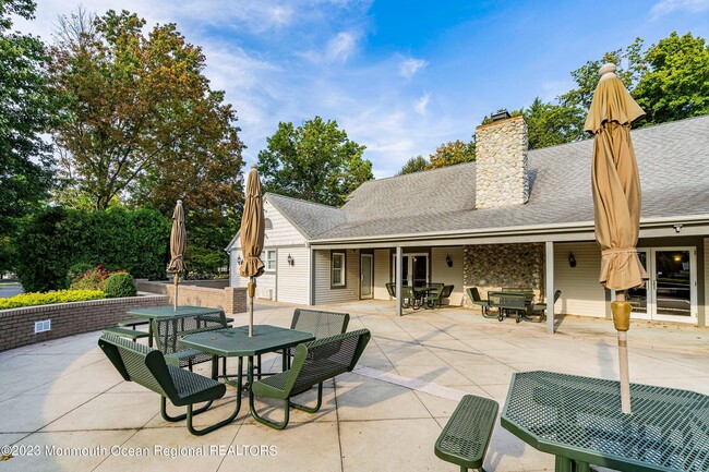 Building Photo - 166 Tulip Ln