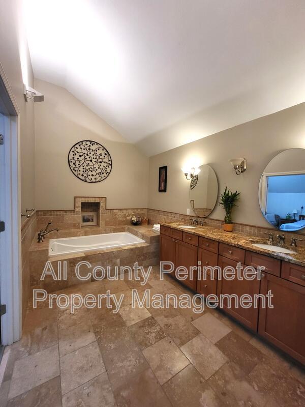 Building Photo - 363 Indian Hills Trail