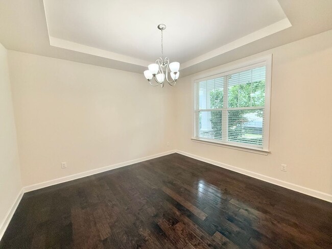 Building Photo - Beautiful 4BD, 3BA House with Bonus Family Room, Large Fenced Backyard, and Finished 2-Car Garage...