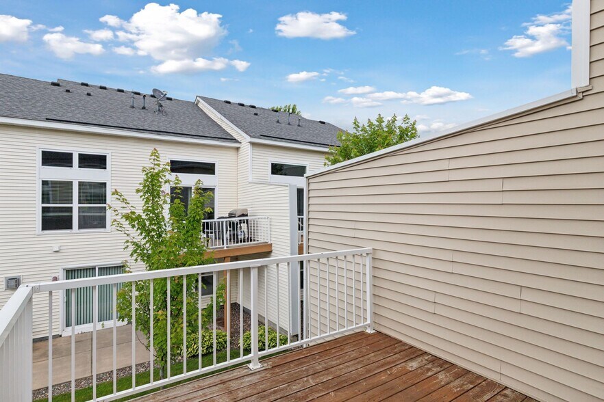 Building Photo - 15424 Foster Dr N