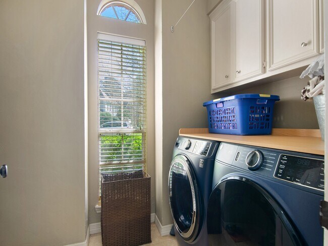 Building Photo - 25 Cokeberry St