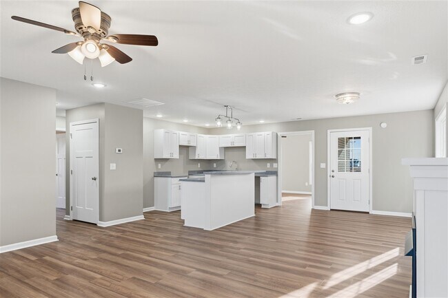 Building Photo - 15 Paislynne Ct