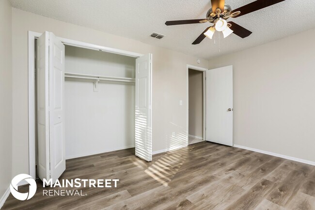 Building Photo - 1800 Gladiolas Dr