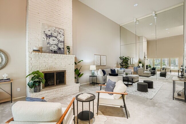 Building Photo - Spacious 3-Bed Townhome in Northwest Hills – Over 3,200 Sq Ft with Courtyard & 2-Car Garage