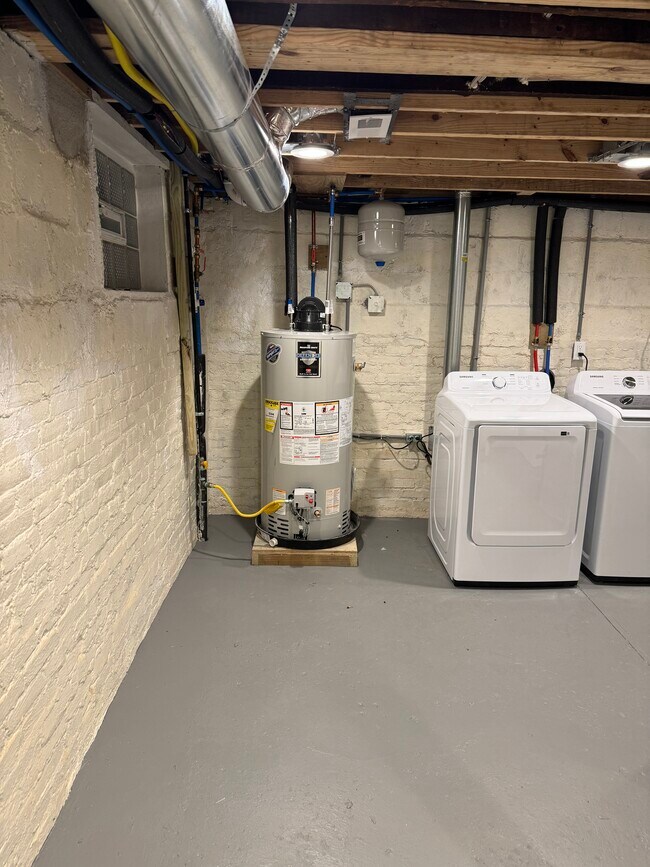 Building Photo - 1612 N Star Ave