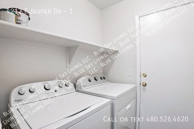 Building Photo - 4212 E Jasper Dr