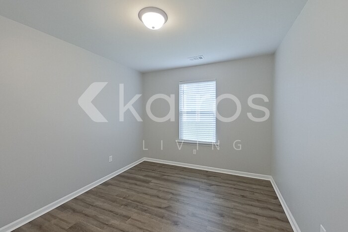 Building Photo - 118 Western Red Cedar Dr