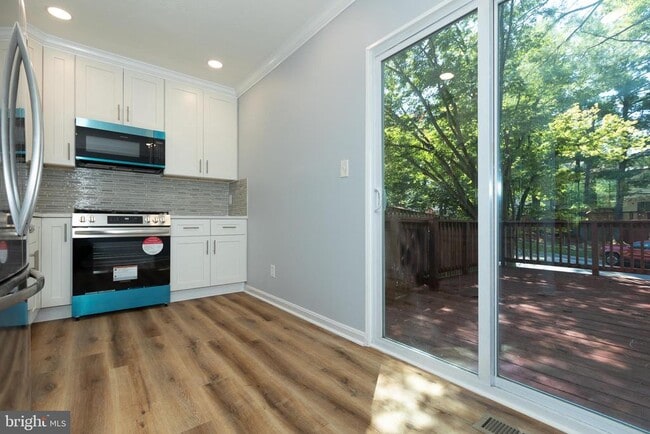 Building Photo - 13640 Deerwater Dr