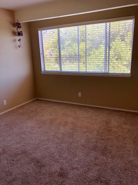 first bedroom view - 12 Hepburn Heights Rd