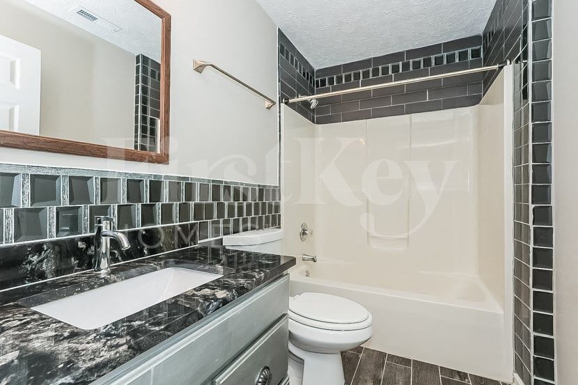 Building Photo - 1629 Comanche Run