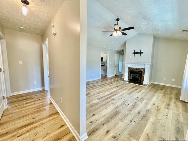 Building Photo - 5325 Wallbrook Dr