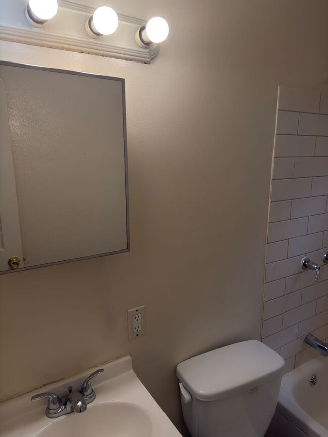 Building Photo - 4026 Belfore Dr