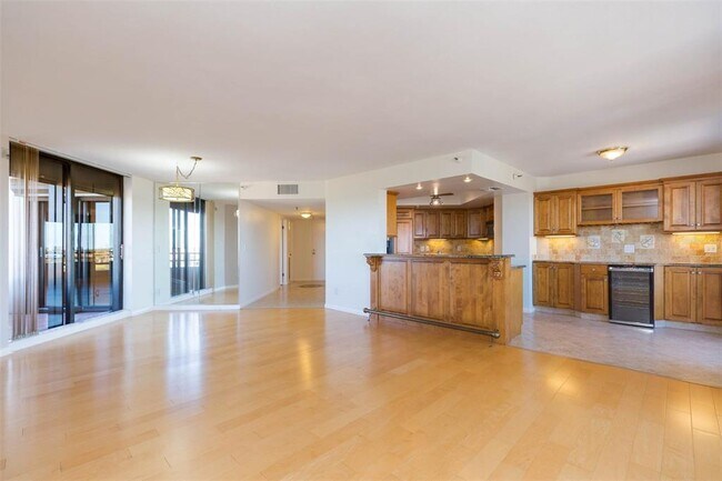 Building Photo - 5950 Pelican Bay Plaza S