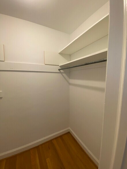 Building Photo - 24 Holly Dr