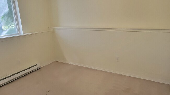 Building Photo - 4 Bedroom South Hill Home With Detached Ga...