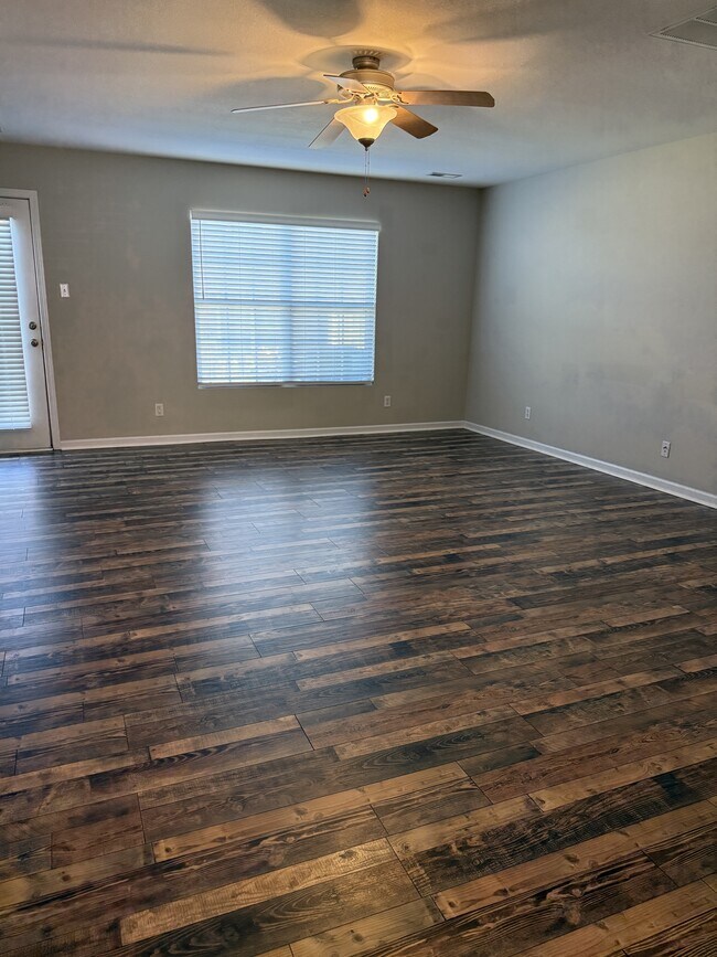 Building Photo - 764 Casey Ln