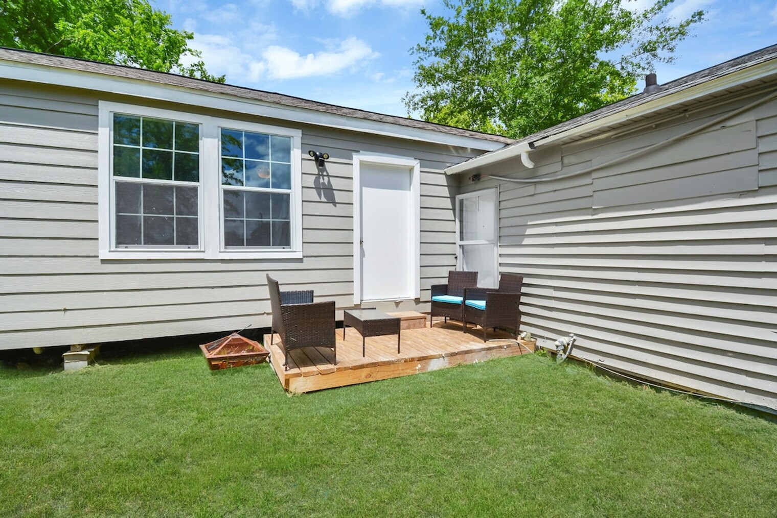 Building Photo - 4710 Paradise Ln