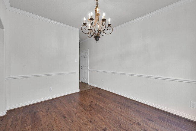 Building Photo - 4770 Jackson Square Dr