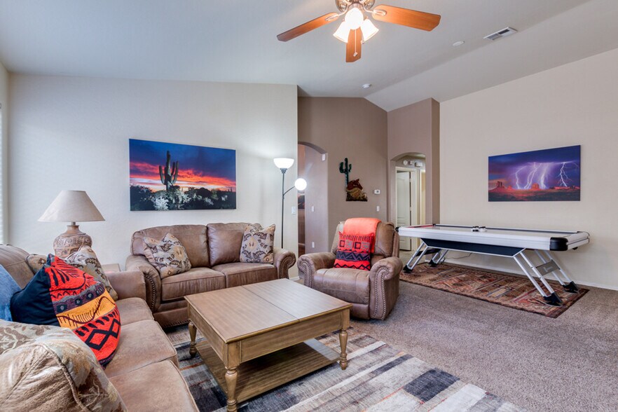 Building Photo - 44342 Palmen Dr