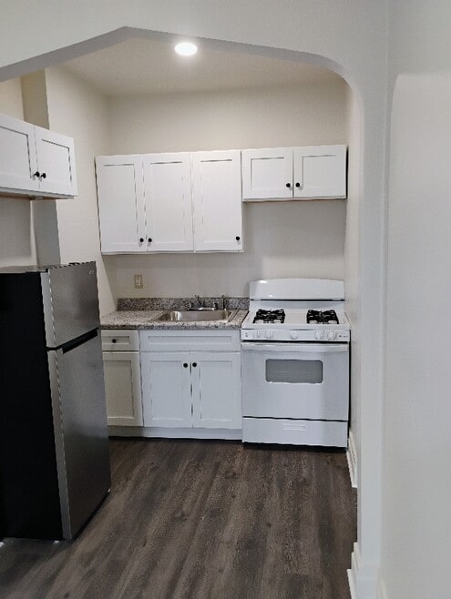 Building Photo - 323 Lehman St