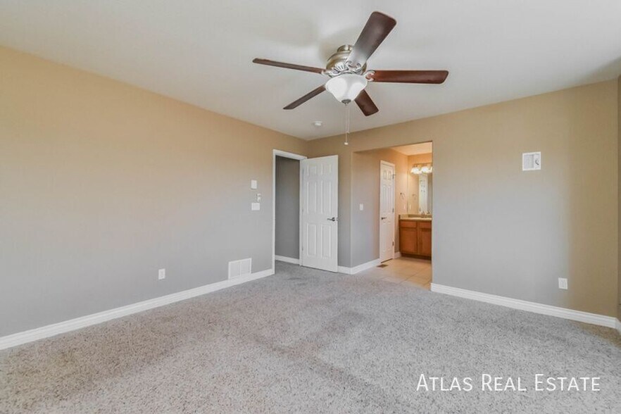 Building Photo - 430 Winebrook Way