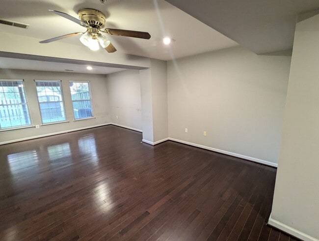 Building Photo - Beautifully maintained townhouse in Whittier Community available mid-May!