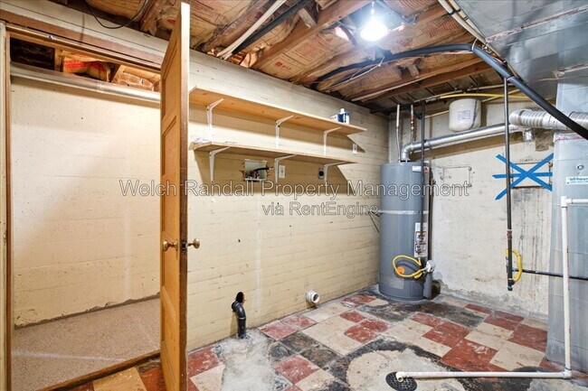 Building Photo - 425 E Center St
