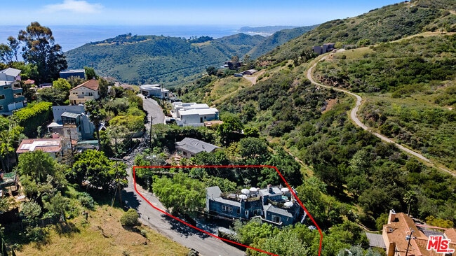 Building Photo - 2851 Seabreeze Dr