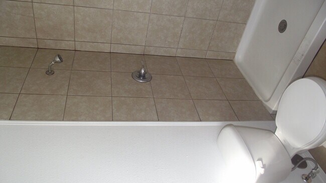 Building Photo - Northeast El Paso 3 bed with Refrig A/C