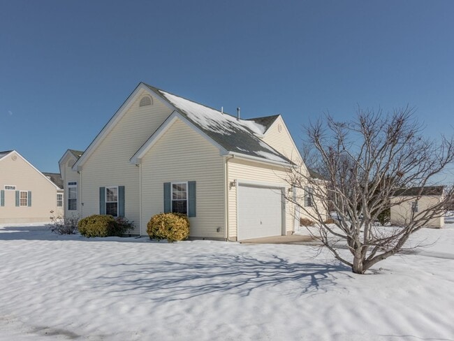 Building Photo - Single family - unfurnished - YEAR ROUND rental - Mill Pond Acres