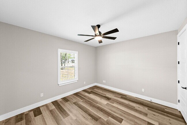 Building Photo - Where Southern Charm Meets Everyday Comfort