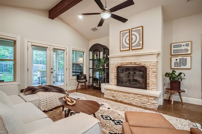 Building Photo - 21825 Briarcliff Dr