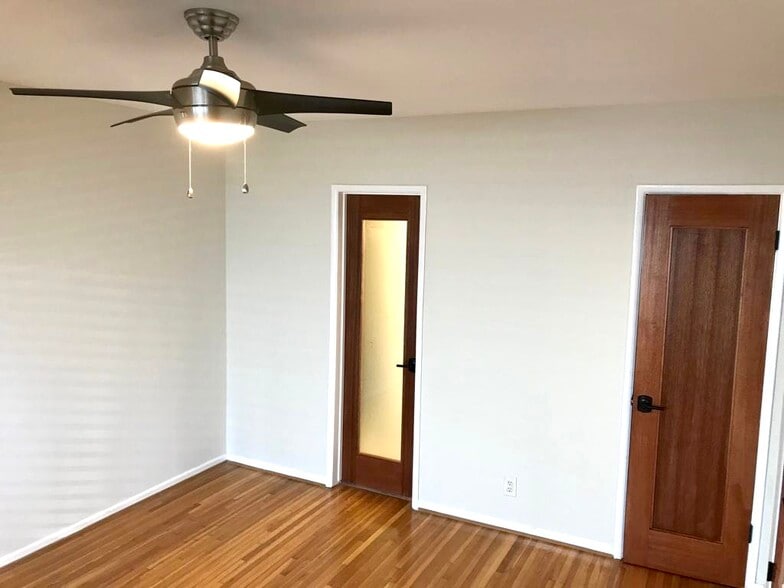 Building Photo - 4425 Maplewood Ave