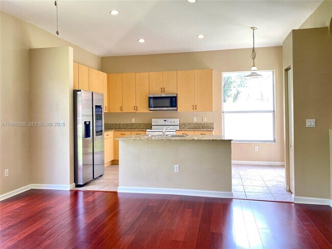 Building Photo - 2247 Portofino Ave