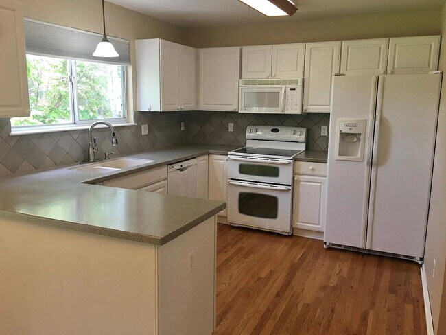 Building Photo - Beautiful 3-Bedroom Home in Rock Creek