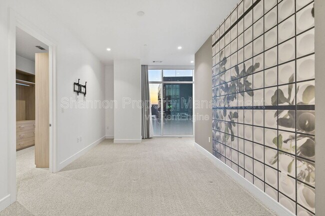 Building Photo - 4521 San Felipe St