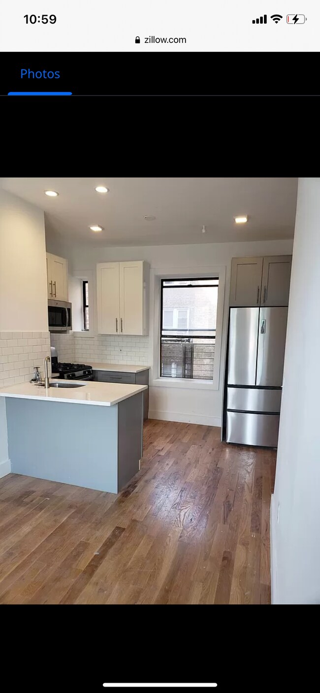 Primary Photo - 168 Clinton Ave