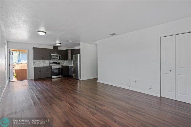 Building Photo - 323 NW 97th St