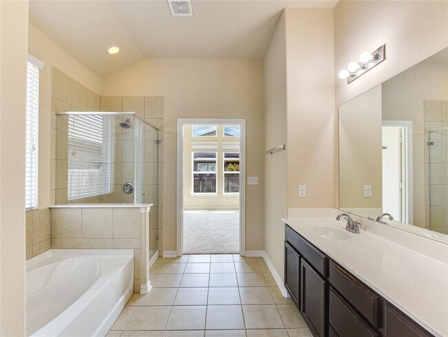 Building Photo - 105 Salt Fork Dr