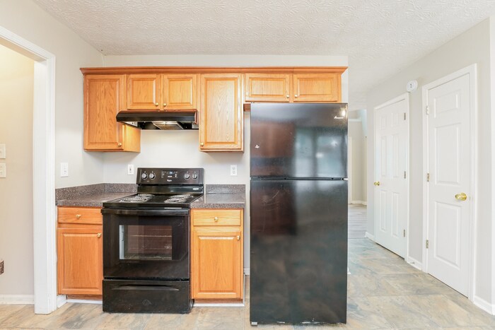 Building Photo - 95 Bermuda Cir