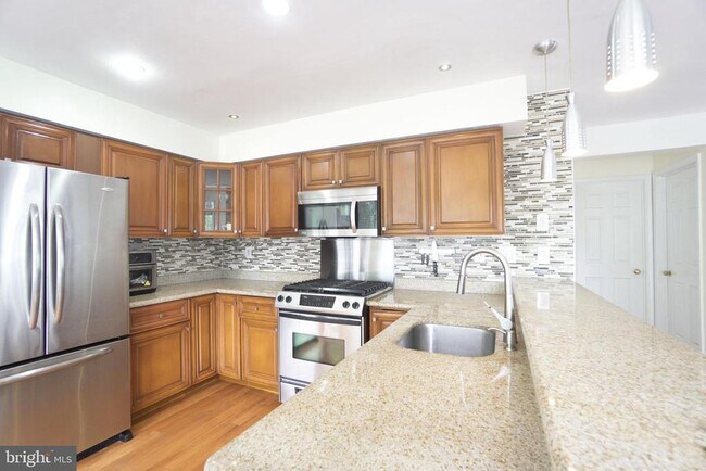 Building Photo - 113 N Stone Ridge Dr