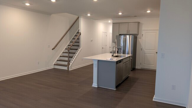 Building Photo - 3111 Vitner Dr