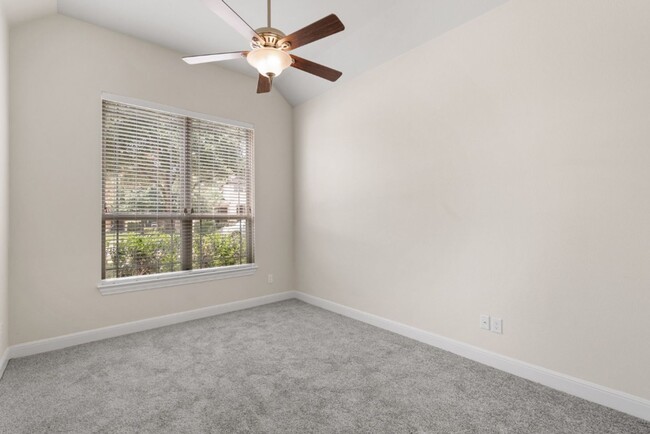 Building Photo - 432 Clear Springs Holw, Buda, Texas 78610