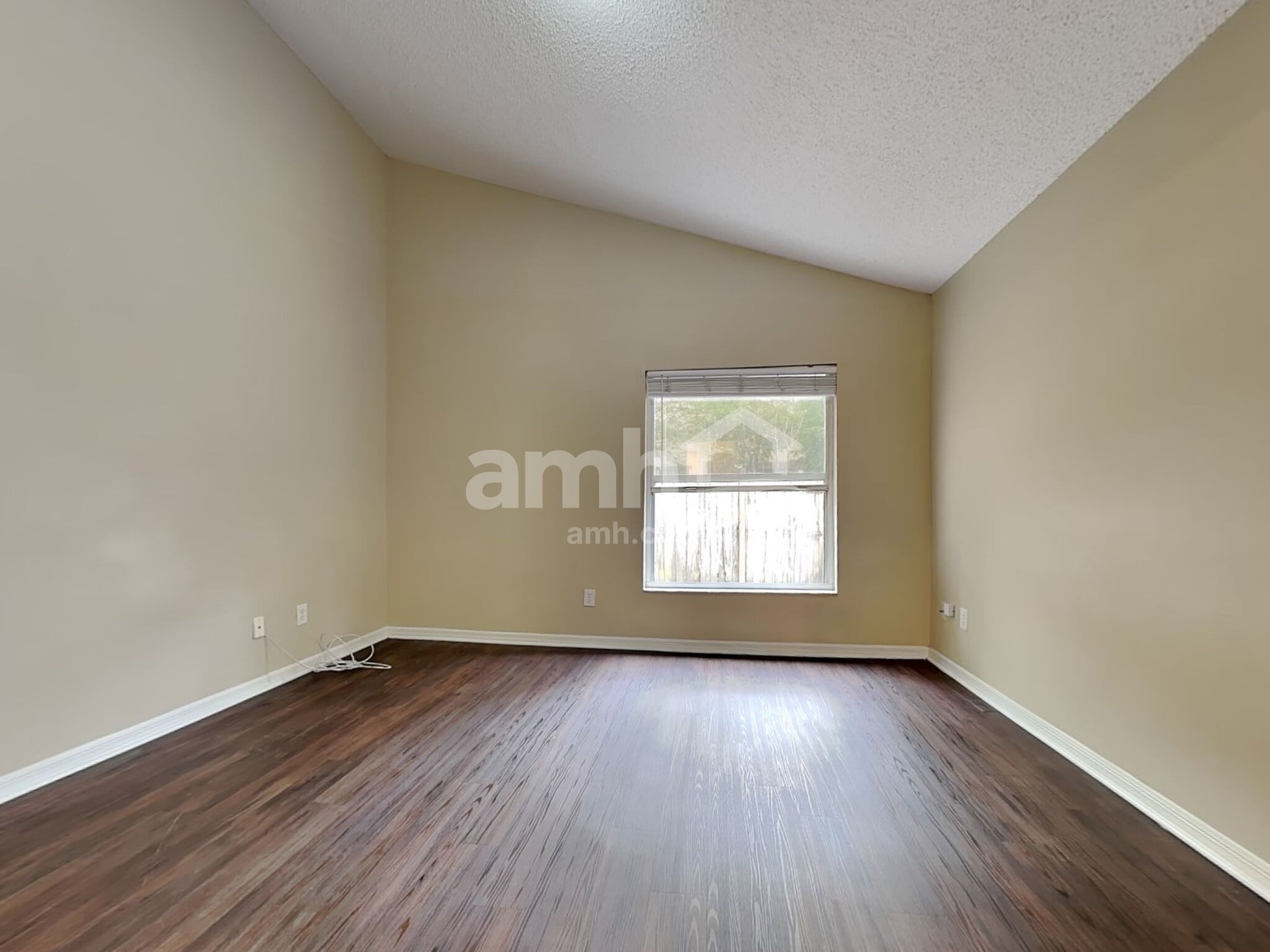 Building Photo - 2315 Kenwick Dr