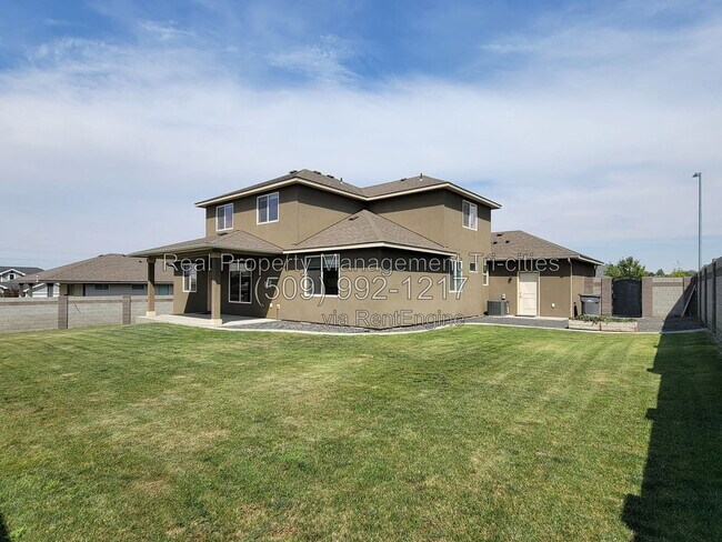 Building Photo - 1108 S Kansas Pl